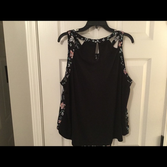 Torrid two texture tank size 1 - Picture 3 of 3